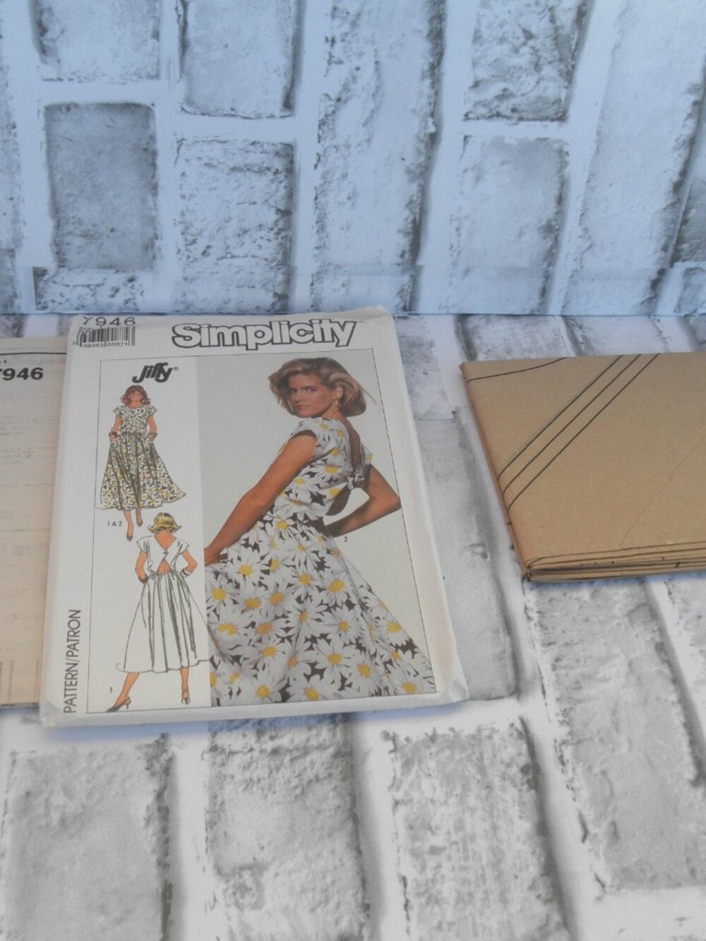 #7946, SIMPLICITY UNCUT SEWING PATTERN MISSES DRESS (SIZE 6-8-10)